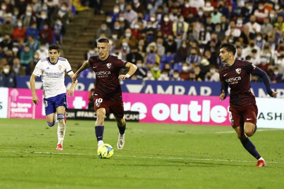 El Huesca se enfrenta al Zaragoza en la Romareda.