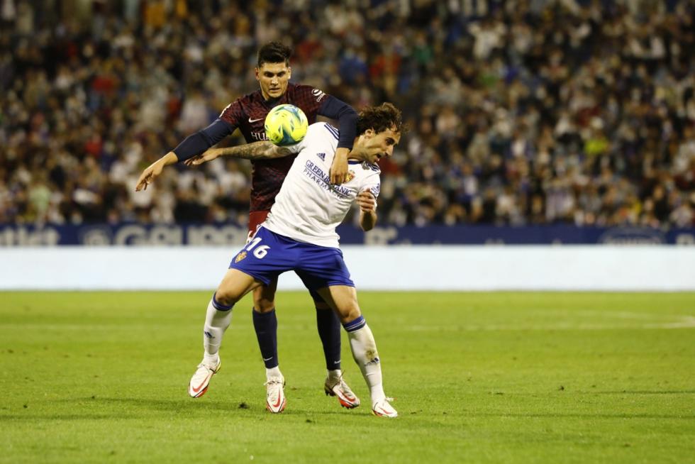 El Huesca se enfrenta al Zaragoza en la Romareda.