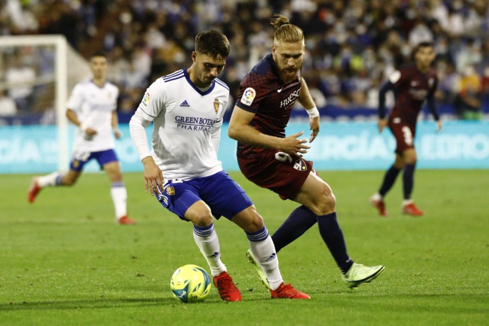 El Huesca se enfrenta al Zaragoza en la Romareda.