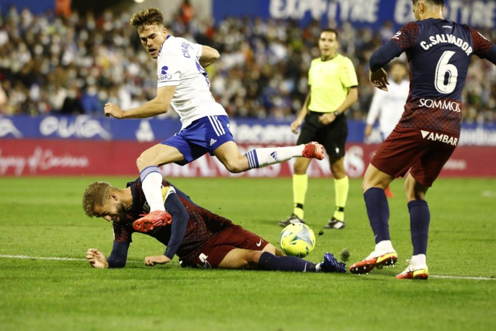 El Huesca se enfrenta al Zaragoza en la Romareda.