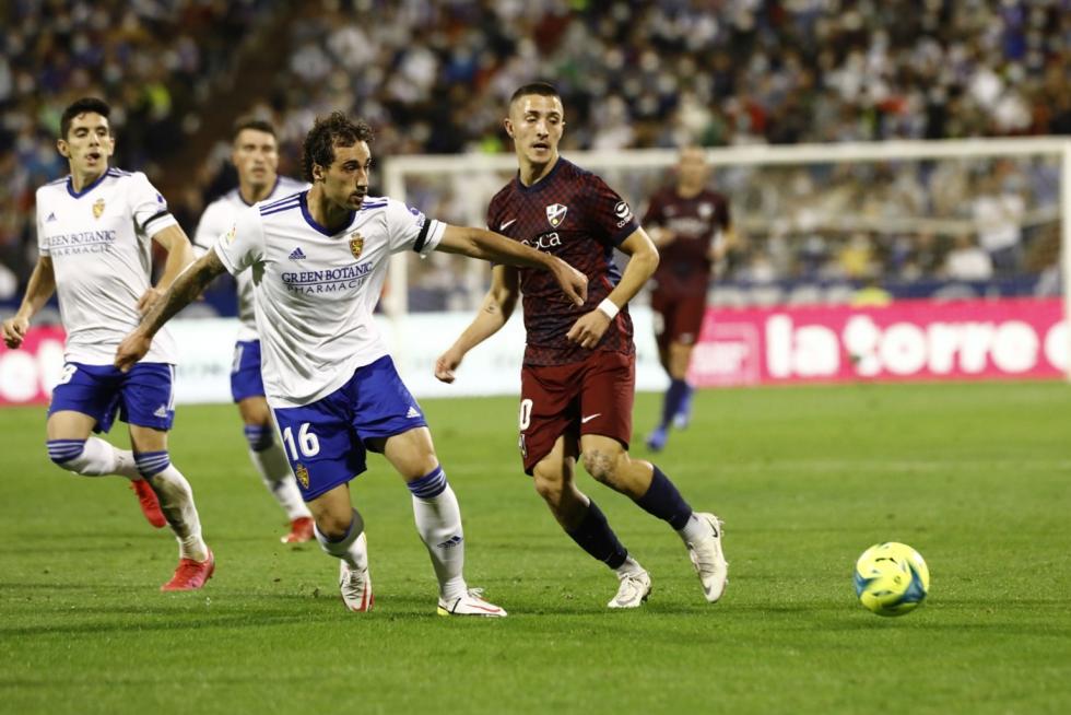 El Huesca se efrenta al Zaragoza en la Romareda.