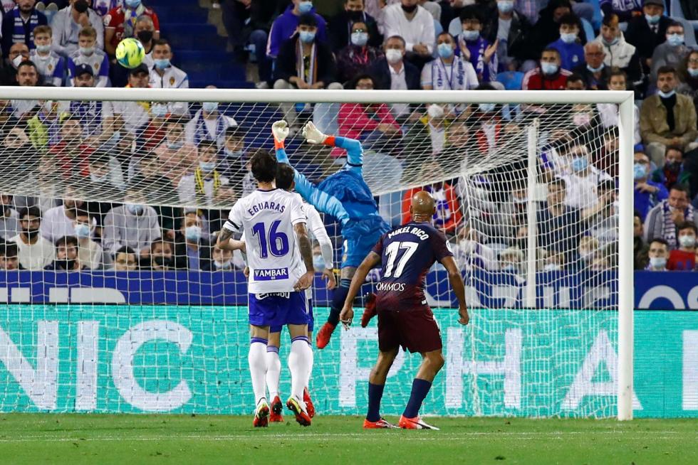 El Huesca se enfrenta al Zaragoza en la Romareda.