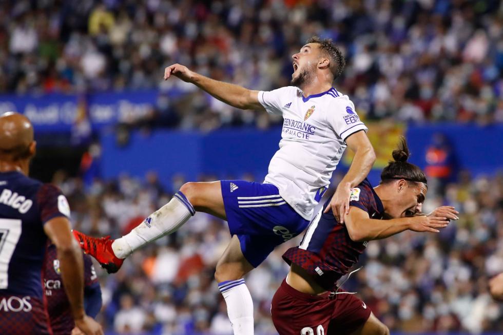 El Huesca se enfrenta al Zaragoza en la Romareda.