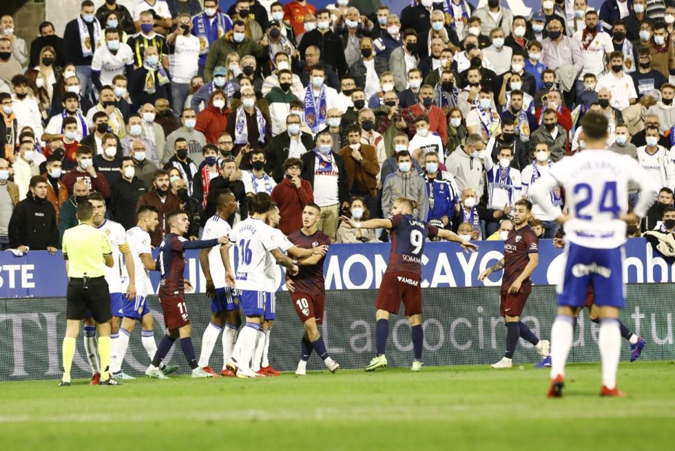 El Huesca se efrenta al Zaragoza en la Romareda.
