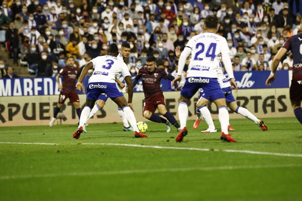 El Huesca se efrenta al Zaragoza en la Romareda.