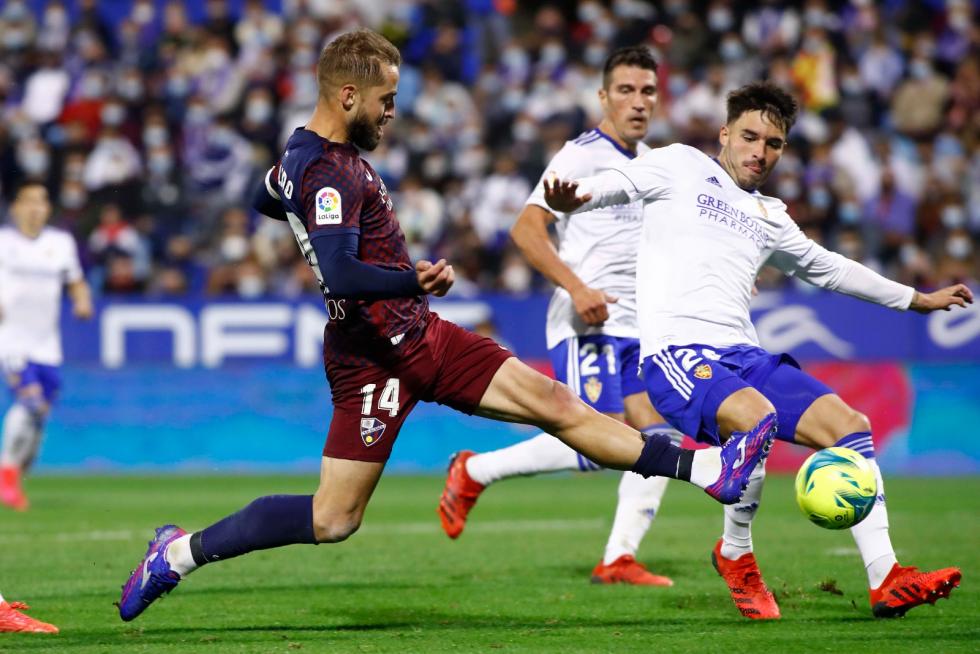 El Huesca se enfrenta al Zaragoza en la Romareda.