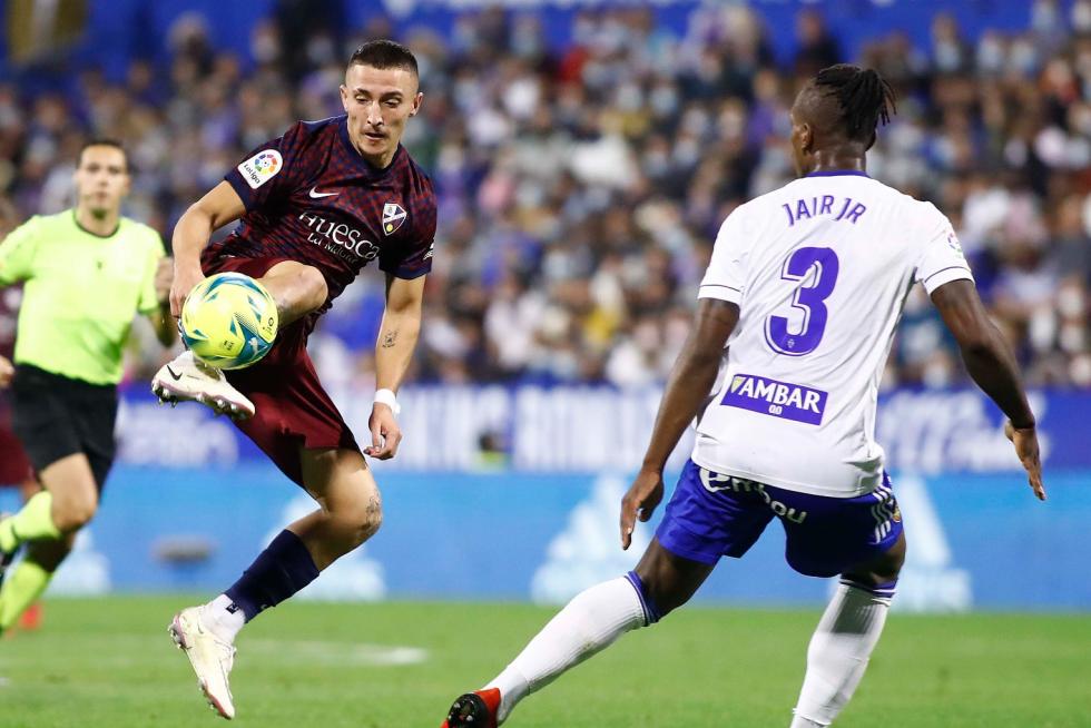 El Huesca se enfrenta al Zaragoza en la Romareda.