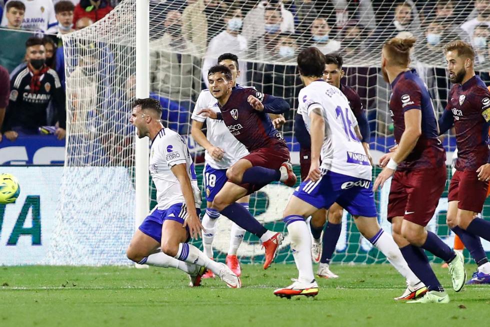 El Huesca se enfrenta al Zaragoza en la Romareda.