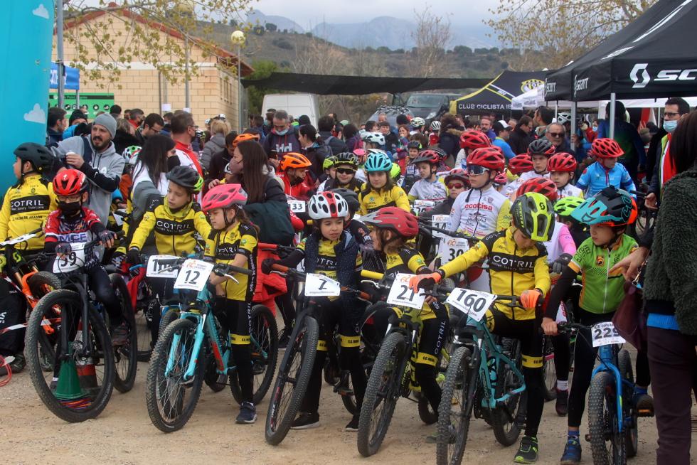 Casi dos centenares y medio de bikers han tomado parte en una gran mañana de ciclismo.