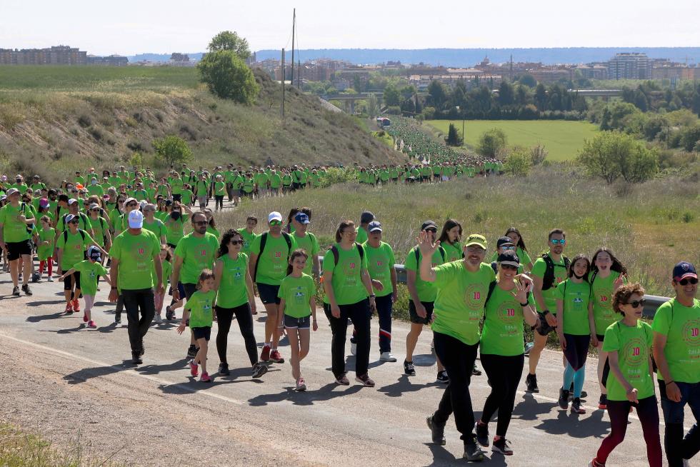 Los "marchosos" recorren los 18 kilómetros de la ruta