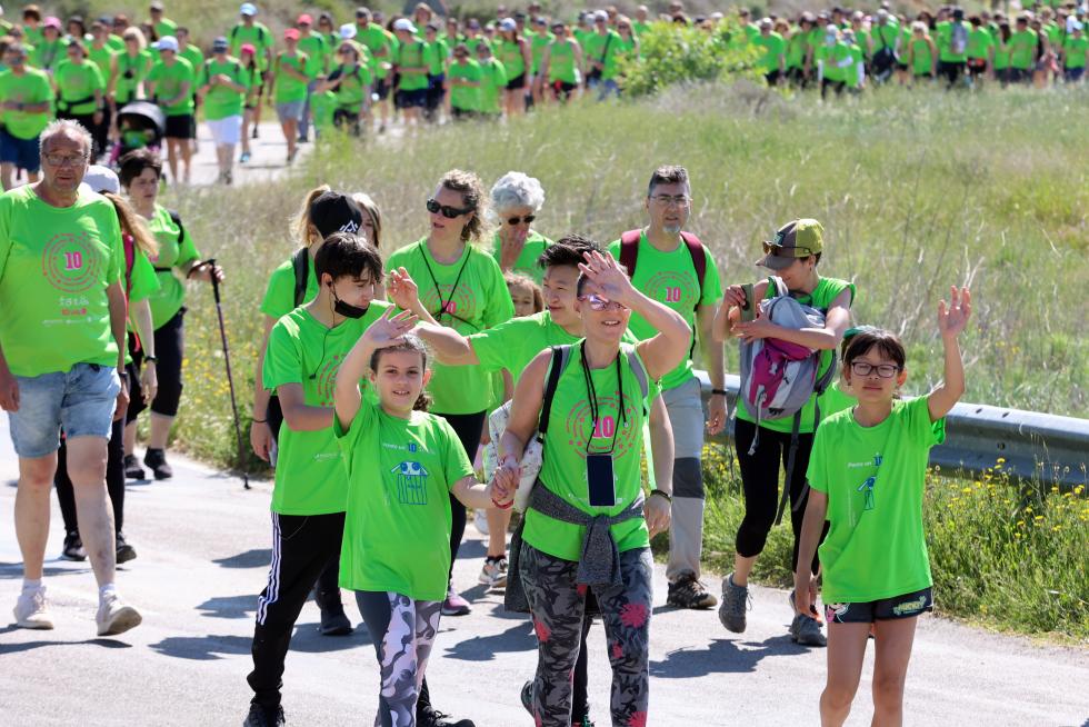 Los "marchosos" recorren los 18 kilómetros de la ruta