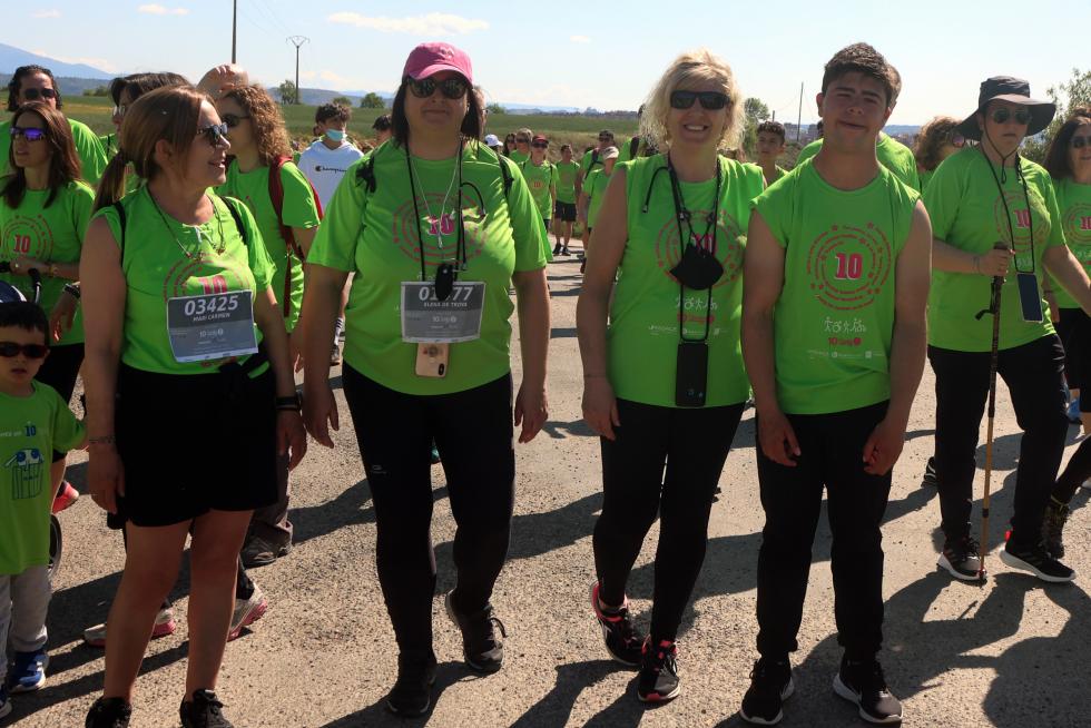 Los "marchosos" recorren los 18 kilómetros de la ruta