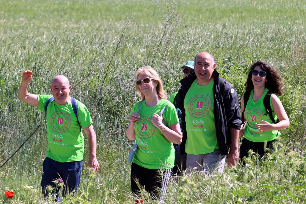 Los "marchosos" recorren los 18 kilómetros de la ruta