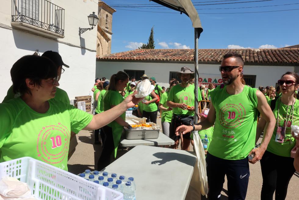 Los "marchosos" recorren los 18 kilómetros de la ruta