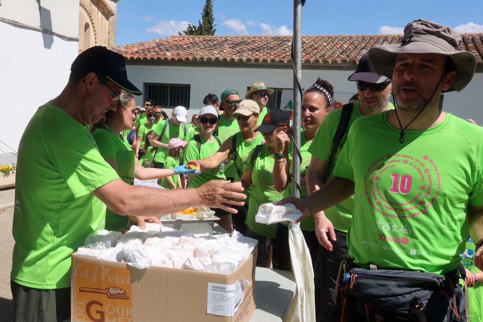 Los "marchosos" recorren los 18 kilómetros de la ruta