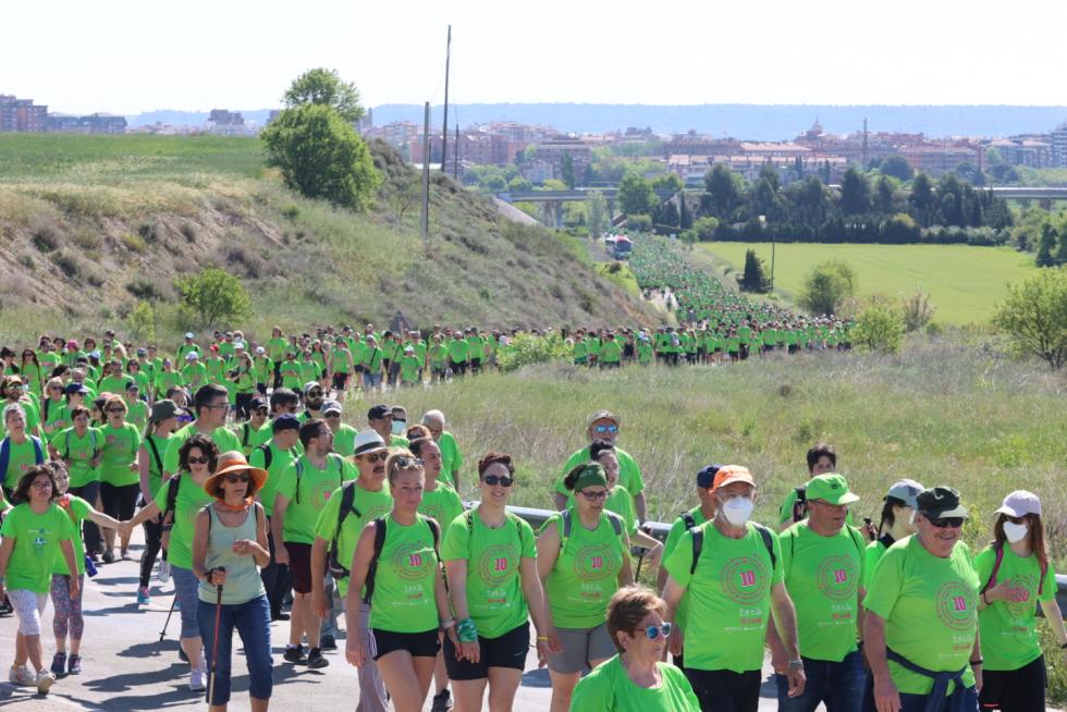 Los "marchosos" recorren los 18 kilómetros de la ruta