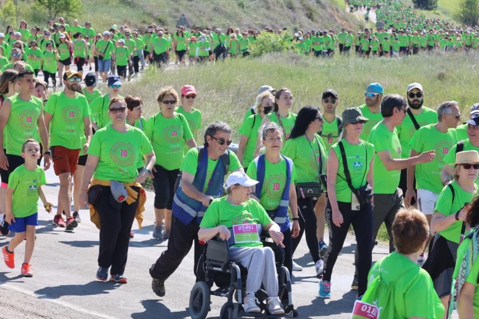 Los "marchosos" recorren los 18 kilómetros de la ruta