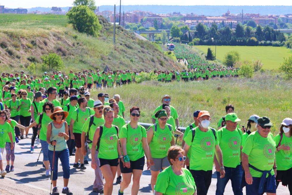 Los "marchosos" recorren los 18 kilómetros de la ruta