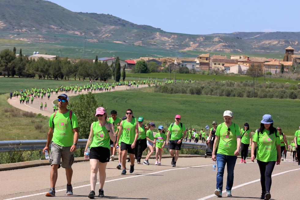 Los "marchosos" recorren los 18 kilómetros de la ruta