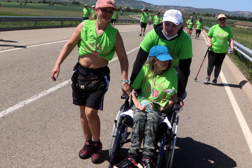Los "marchosos" recorren los 18 kilómetros de la ruta