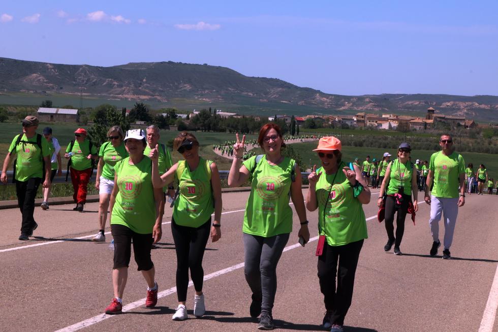 Los "marchosos" recorren los 18 kilómetros de la ruta