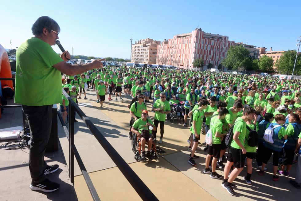 Los "marchosos" recorren los 18 kilómetros de la ruta