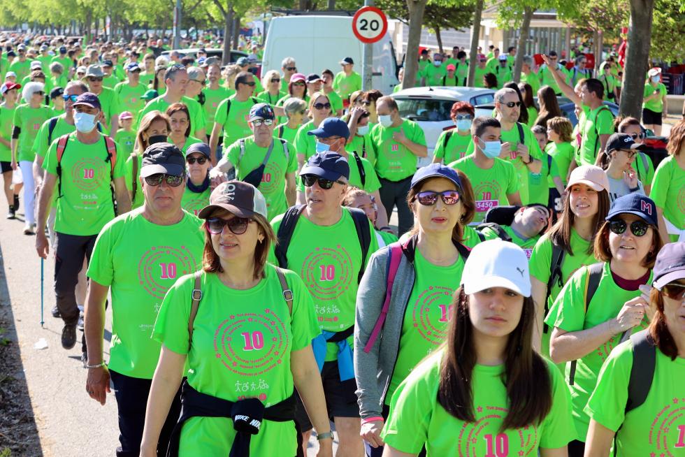 Los "marchosos" recorren los 18 kilómetros de la ruta