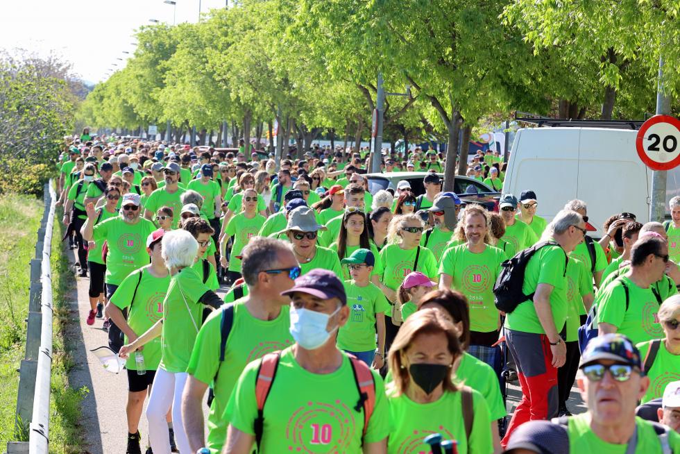Los "marchosos" recorren los 18 kilómetros de la ruta