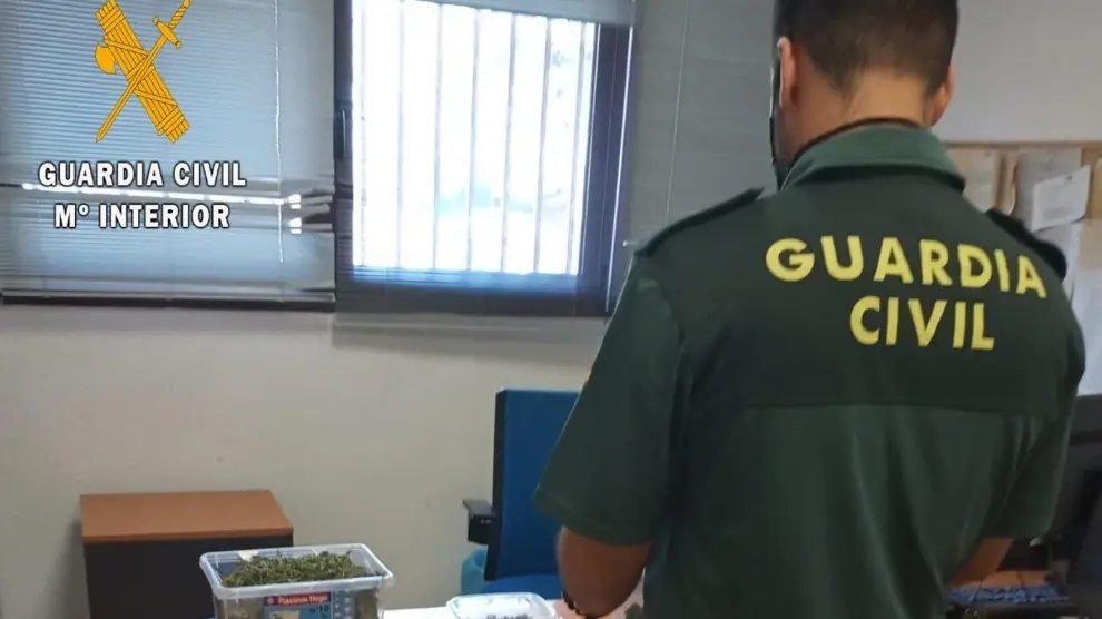 Un detenido en Monzón por tráfico de drogas tras ser ayudado por la Guardia Civil al averiarse su coche