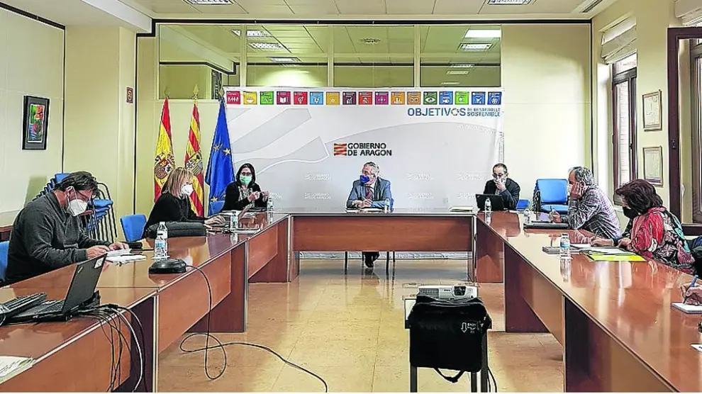 Reunión celebrada ayer entre Gobierno de Aragón y organizaciones agrarias.