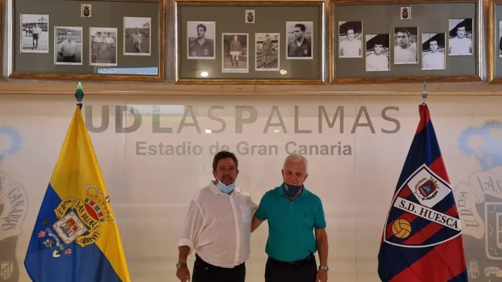 Manuel Ollé estuvo acompañado por un consejero del Cabildo de Gran Canaria en la sala social del club insular.