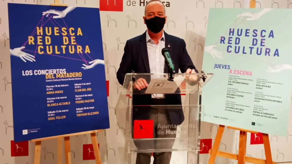 Ramón Lasaosa ha presentado los dos nuevos ciclos culturales del Ayuntamiento.