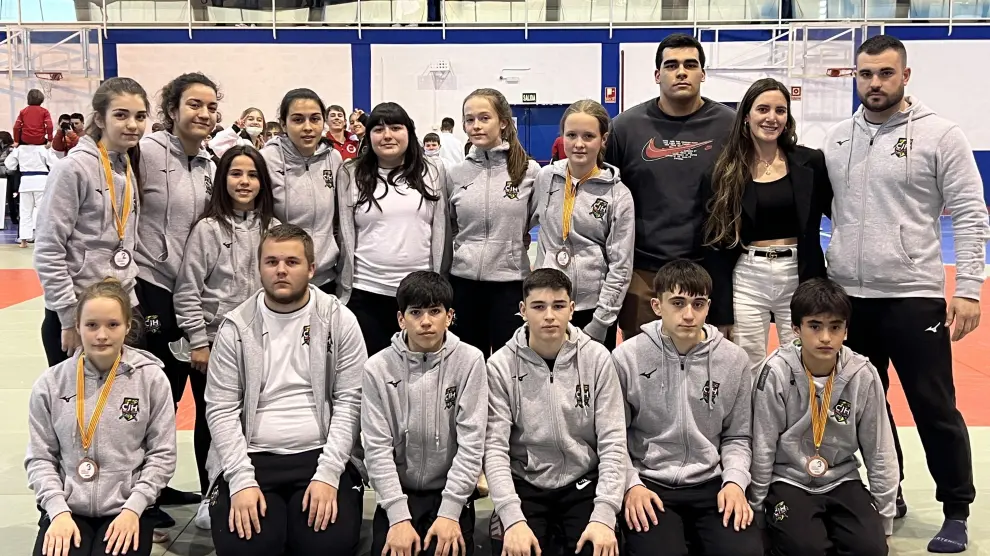 Participantes del Club Judo Huesca en la fase final del Regional