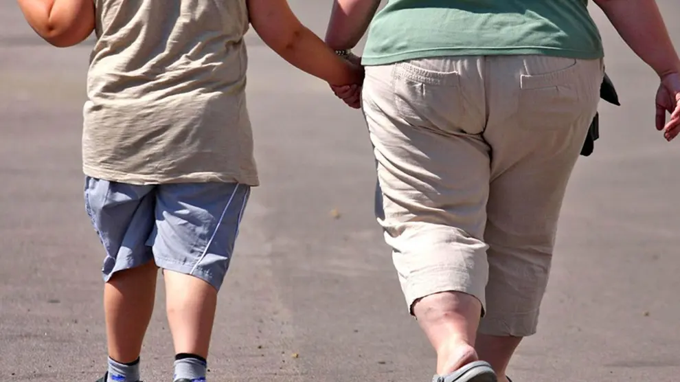 La obesidad afecta a niños y adultos.