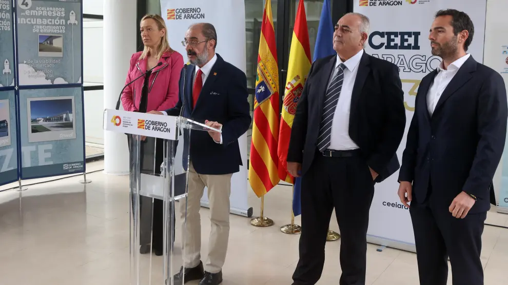 Marta Gastón, Javier Lambán, Antonio Macías y su hijo Marco Antonio.