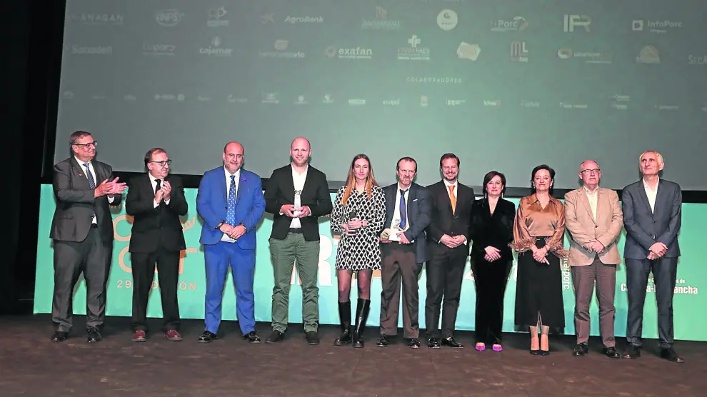 Foto de familia con los premiados en los Porc d’Or 2022, en la gala celebrada este viernes en Toledo.