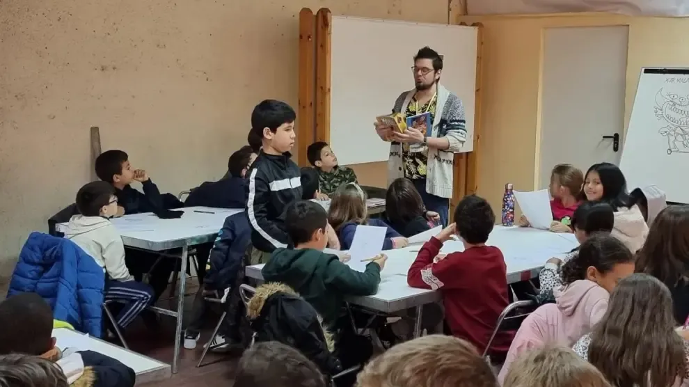 Participantes en el taller de comic impartido por Xcar Malavida.