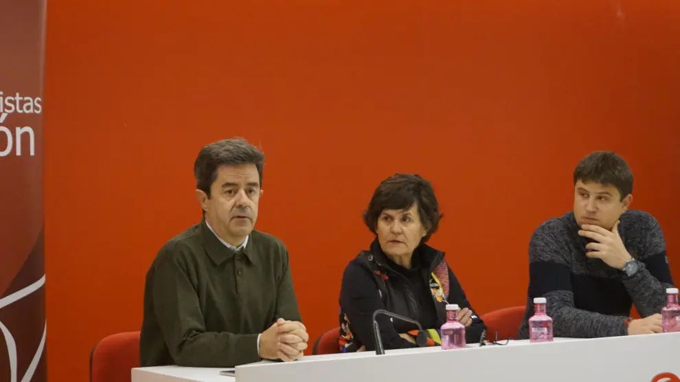 Luis Felipe, Lourdes Arruebo y Antonio Biescas han participado en la jornada de Juventudes Socialista del Alto Aragón.