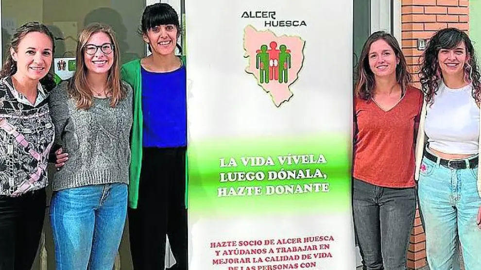 Elsa, Andrea, María, Sophie y Ana son trabajadoras de Alcer Huesca.