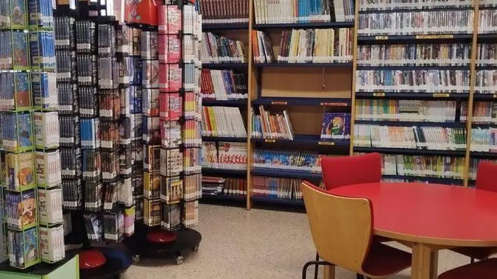 La biblioteca municipal de Monzón habilita un nuevo espacio.