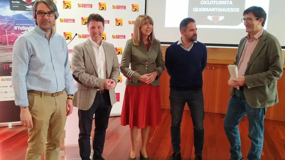 Quique Ascaso, Fernando Blasco, Berta Fernández, Aitor Jiménez y Jorge Gómez, en la presentación del acuerdo.