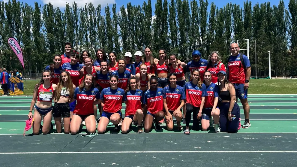 Equipo femenino de Hinaco Monzón en Burgos