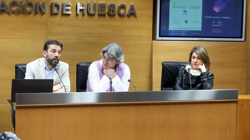 Enrique Pueyo, Sonia Orús y Paz Agraz, han presentado este lunes las jornadas astronómicas.