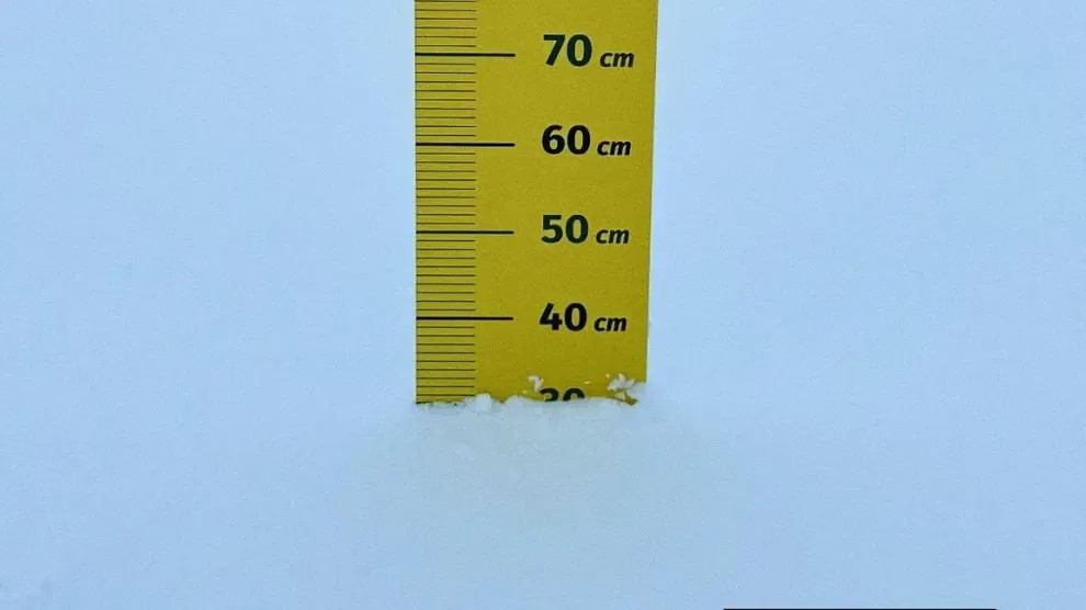 Treinta centímetros de nieve en la pista grande de Candanchú.