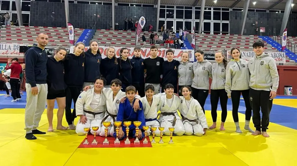 Representantes de Club Judo Binéfar, Club Judo Huesca, Tamarite CJ y Valle de Benasque.