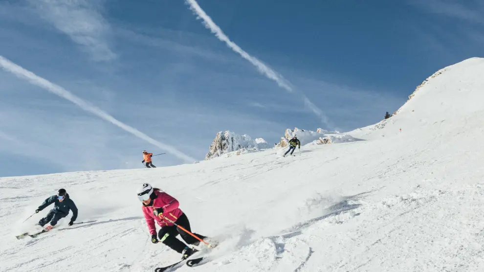 Esquiadores este sábado 13 de enero en las pistas de Candanchú.