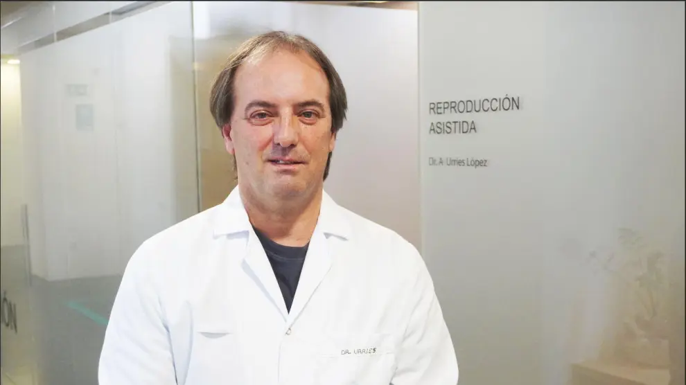 El doctor Antonio Urries López, director de la unidad de Reproducción Asistida de Quirónsalud en Aragón.