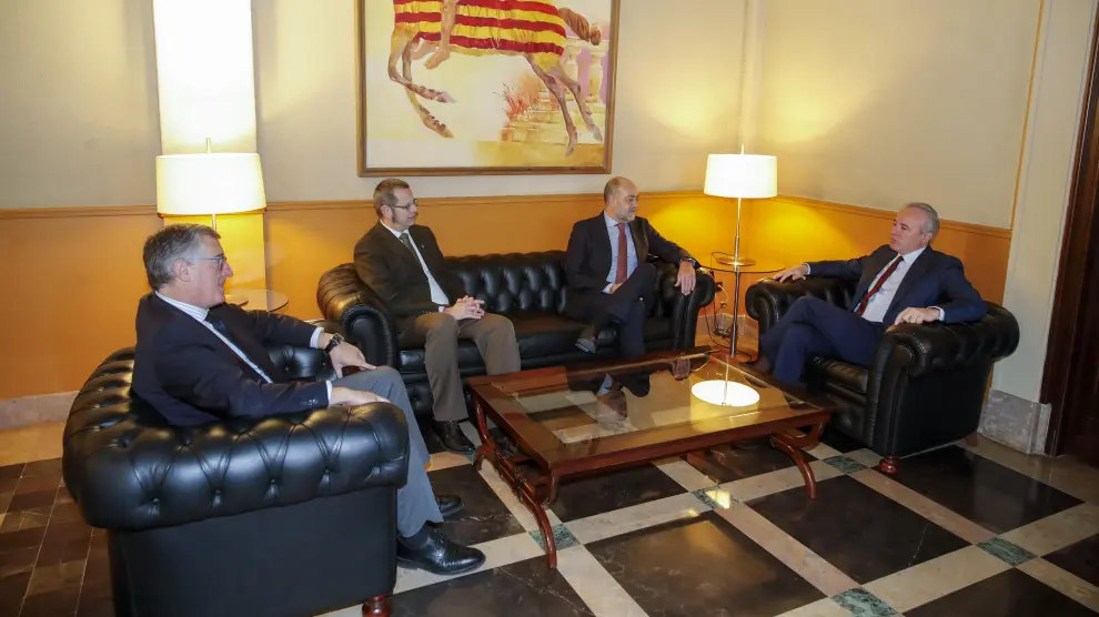 El presidente del ejecutivo autonómico se ha reunido este viernes con el responsable de la Confederación Hidrográfica del Ebro.