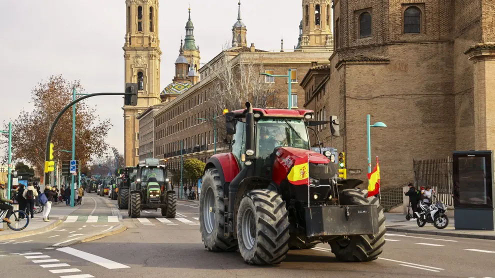 Los tractores tomaron el centro de Zaragoza.