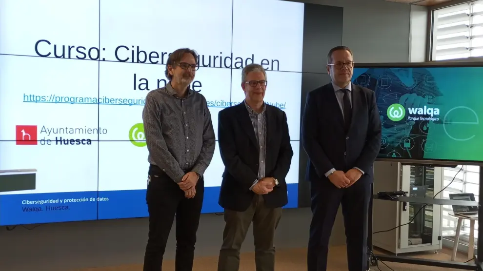 Iván Rodríguez, Fernando Tricas y Carlos Ortas en la presentación del curso de Ciberseguridad en la Nube.